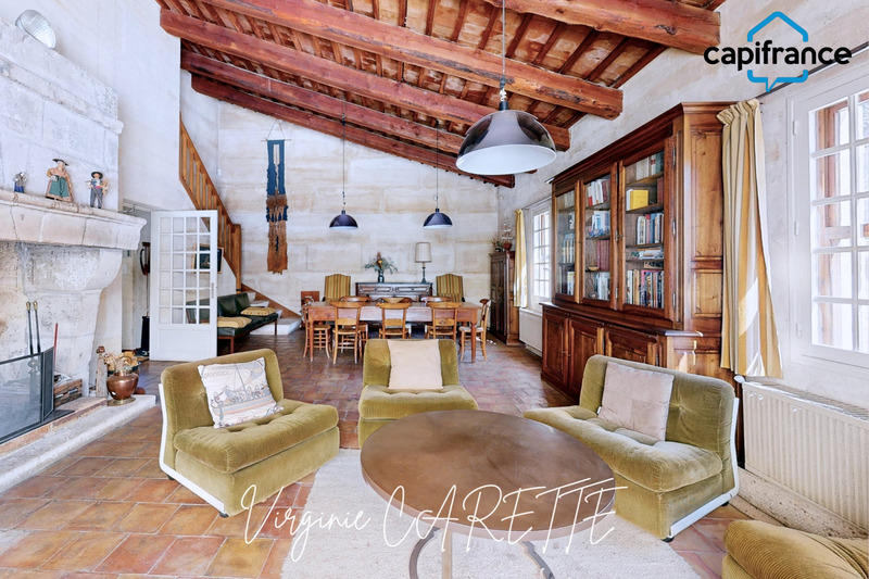 Maison - 317 m² - 9 pièces