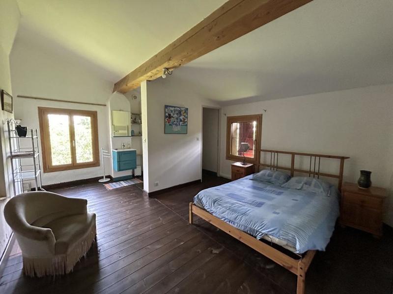 Propriété - 347 m² - 8 pièces