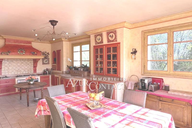 Maison - 277 m² - 7 pièces