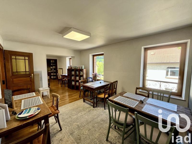 Maison - 252 m² - 7 pièces