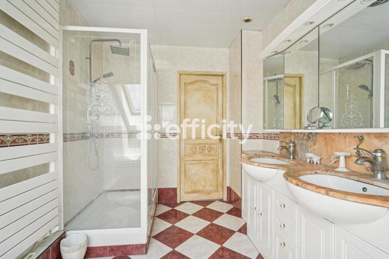 Maison - 131 m² - 6 pièces