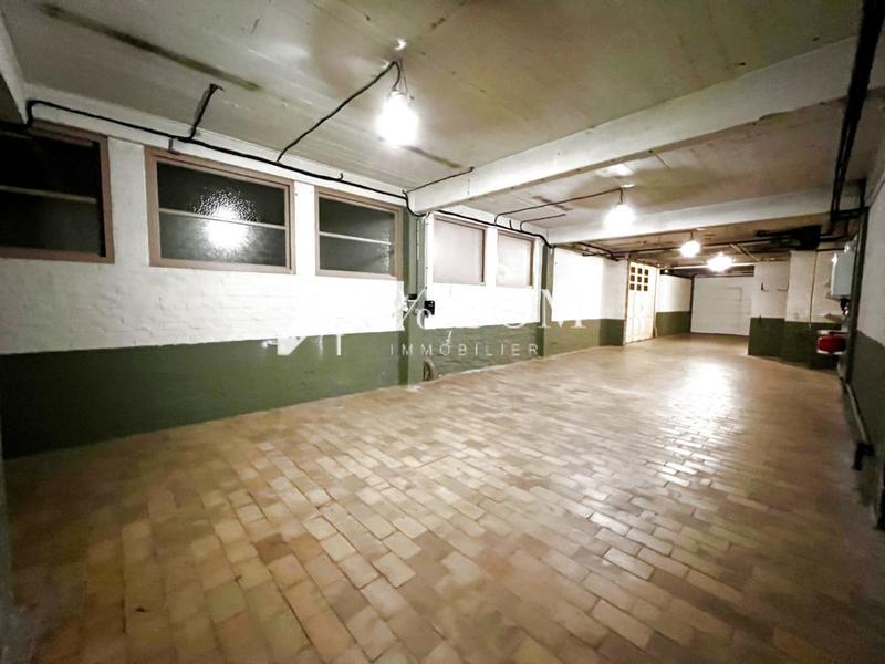 Loft - 202 m² - 6 pièces