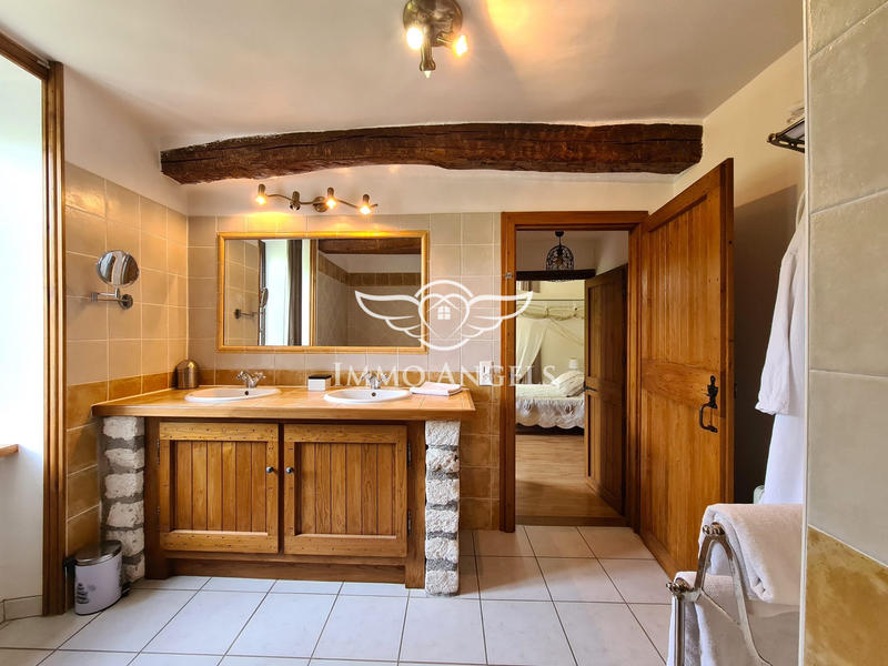 Bastide - 729 m² - 25 pièces