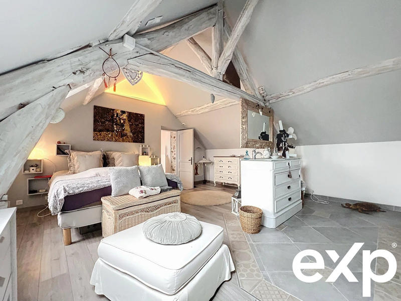 Maison - 285 m² - 8 pièces