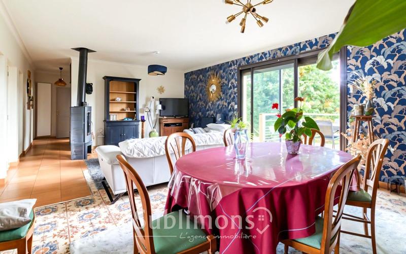 Maison traditionnelle - 157 m² - 6 pièces