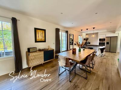 Maison - 197 m² - 7 pièces