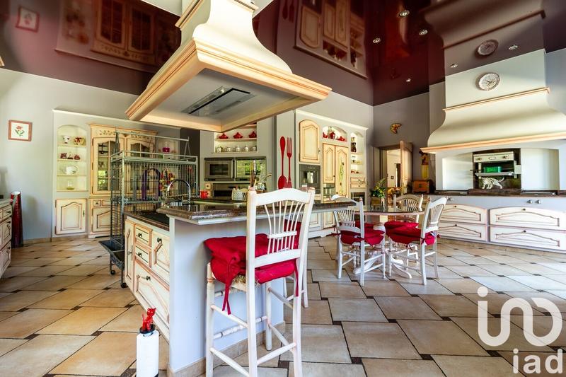 Maison - 655 m² - 14 pièces