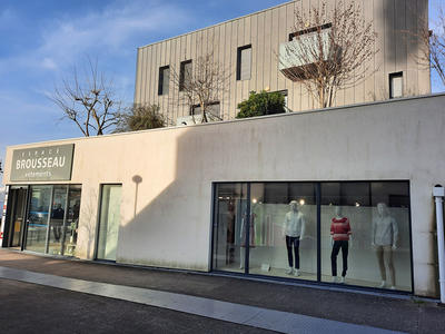 Local commercial - 384 m² - 3 pièces