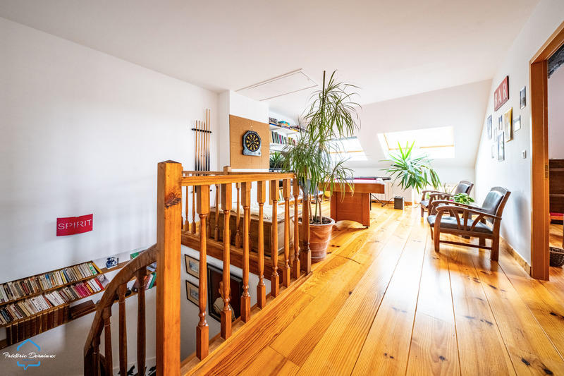 Maison - 205 m² - 8 pièces