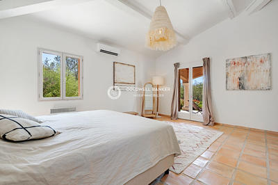 Villa - 250 m² - 5 pièces