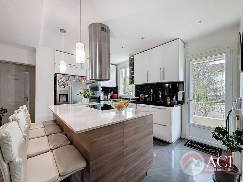 Maison - 185 m² - 6 pièces