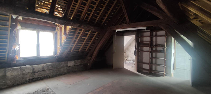 Maison - 240 m² - 8 pièces