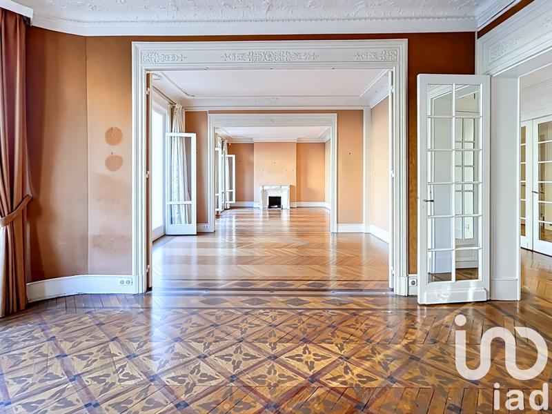 Appartement - 209 m² - 7 pièces