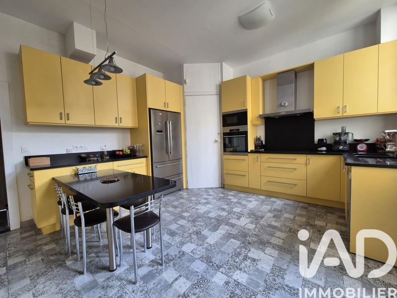 Maison de ville - 285 m² - 15 pièces