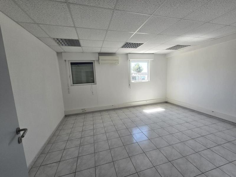 Bureau - 75 m² - 2 pièces