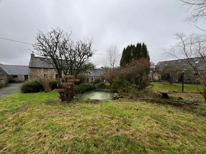 Maison - 670 m² - 28 pièces