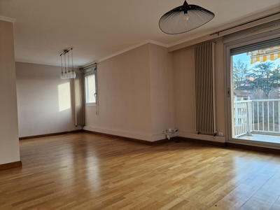 Appartement - 99 m² - 4 pièces