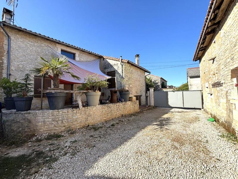 Demeure - 93 m² - 6 pièces