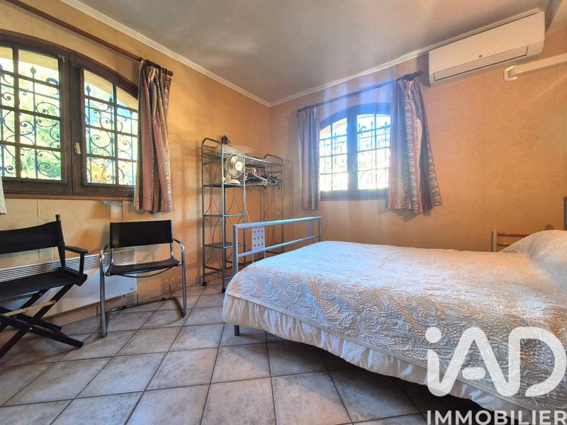 Maison - 332 m² - 10 pièces