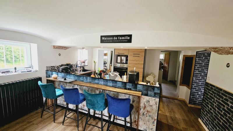 Corps de ferme - 222 m² - 9 pièces