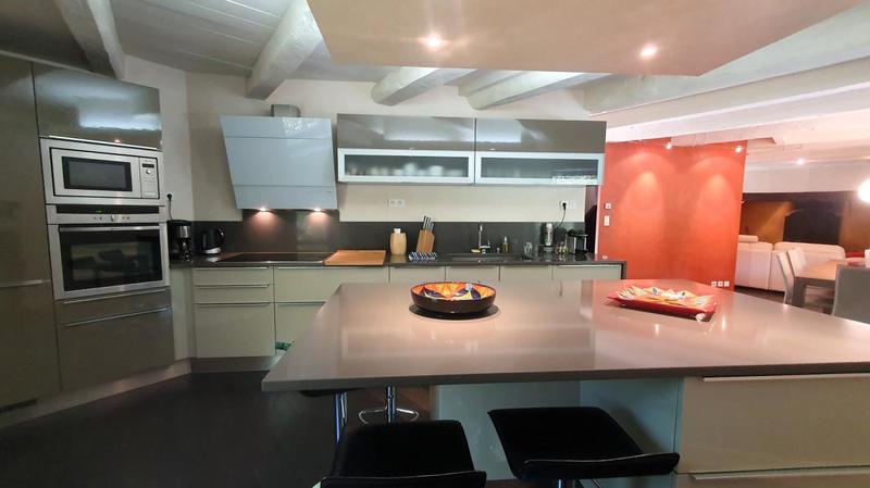 Moulin - 218 m² - 8 pièces