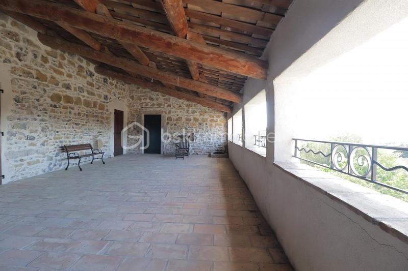 Mas - 250 m² - 14 pièces