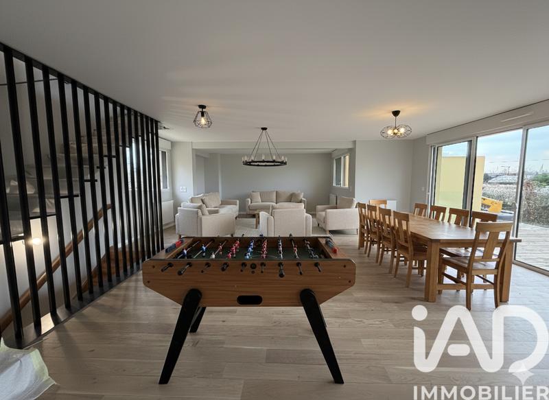 Maison - 240 m² - 5 pièces