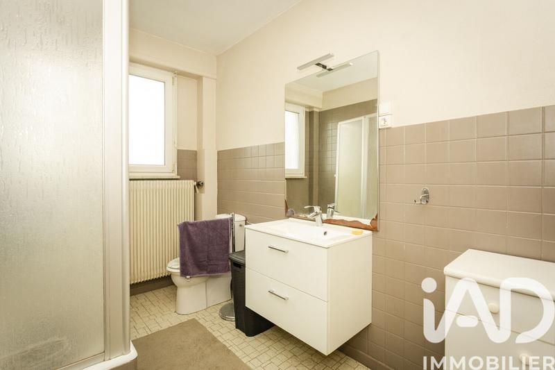 Maison - 219 m² - 8 pièces