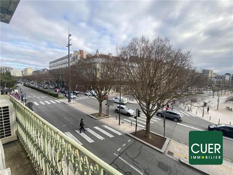 Local d'activités - 120 m² - 2 pièces