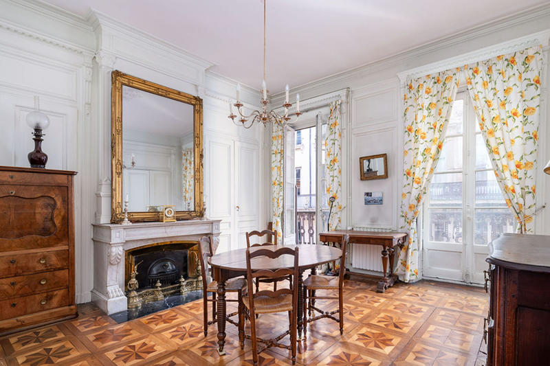 Appartement - 150 m² - 5 pièces