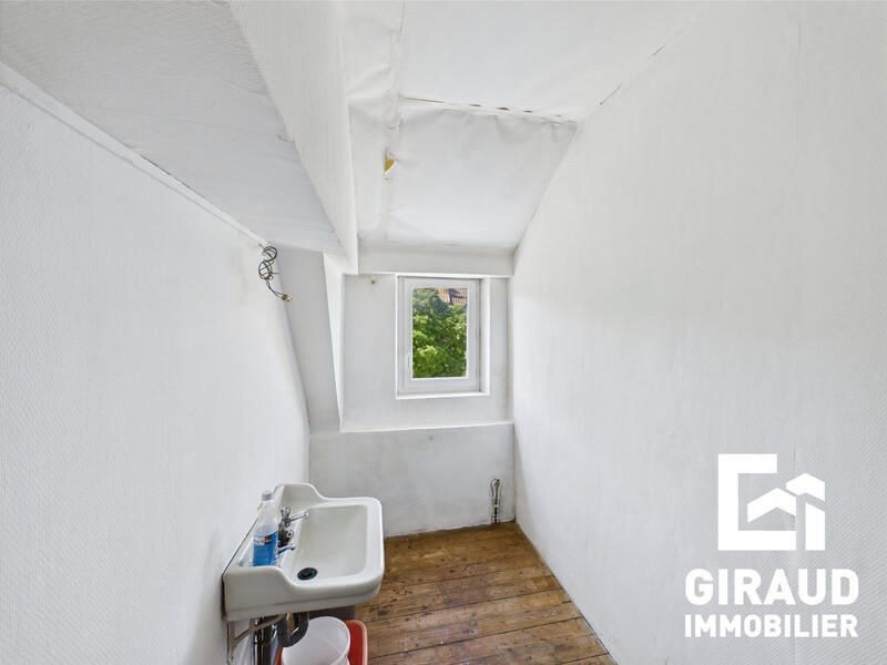 Maison - 190 m² - 8 pièces