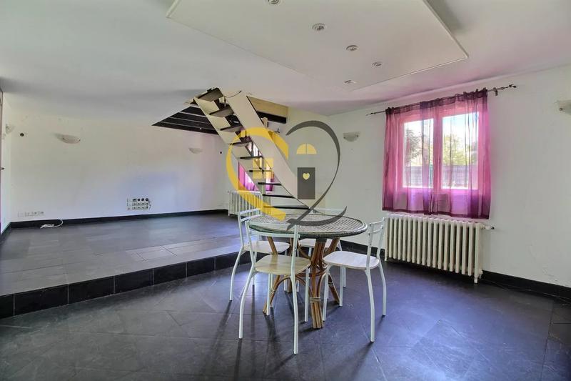 Maison - 95 m² - 6 pièces