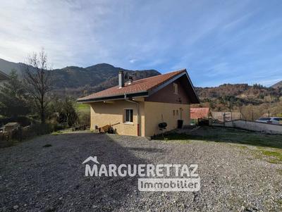 Maison - 200 m² - 4 pièces