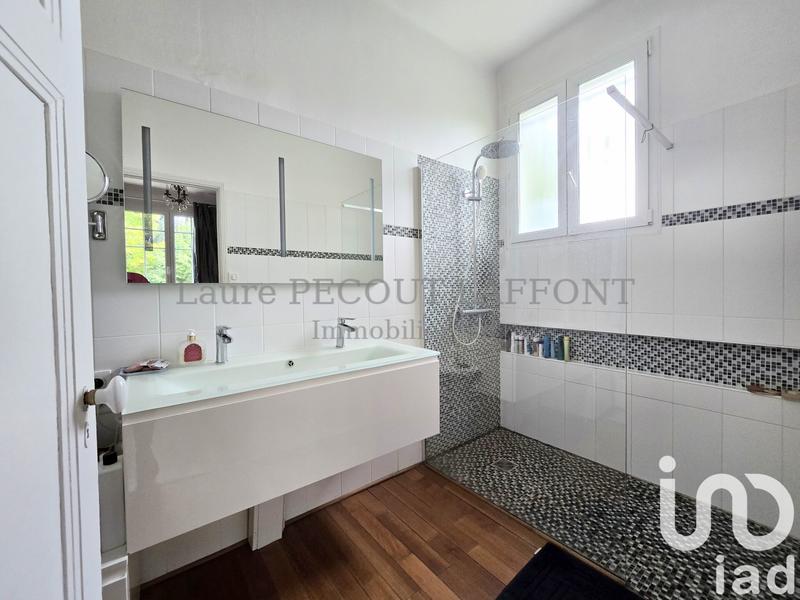 Maison - 205 m² - 7 pièces