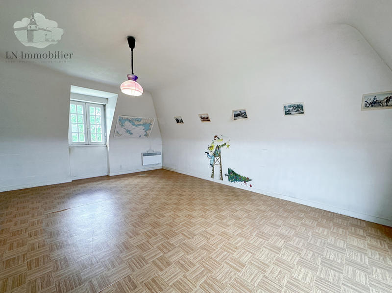 Maison - 172 m² - 9 pièces