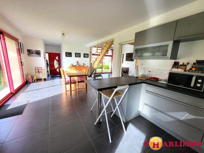 Maison - 262 m² - 7 pièces