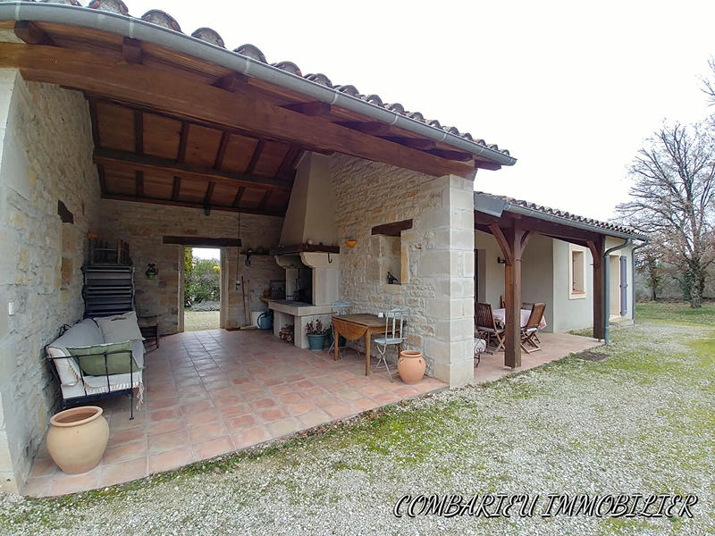 Maison - 180 m² - 7 pièces