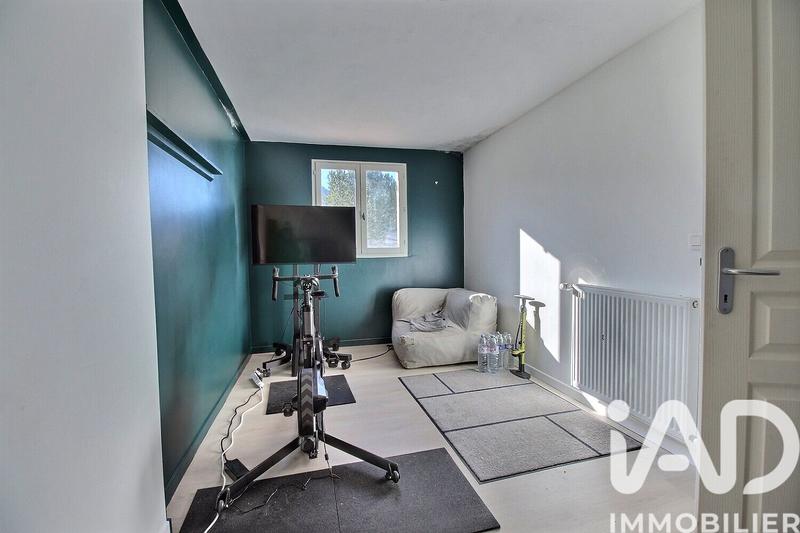 Maison - 237 m² - 8 pièces