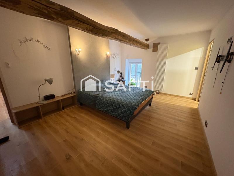 Maison - 286 m² - 10 pièces