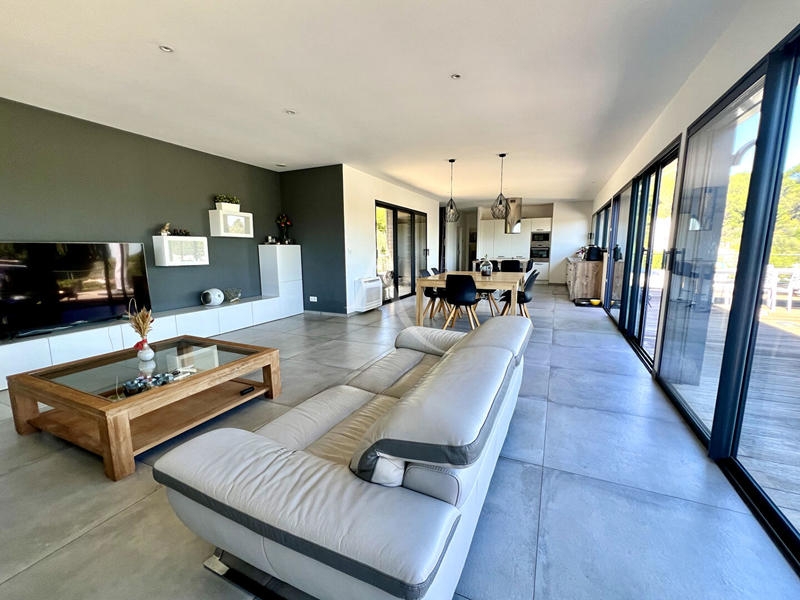 Maison - 277 m² - 6 pièces