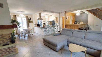 Maison - 186 m² - 6 pièces