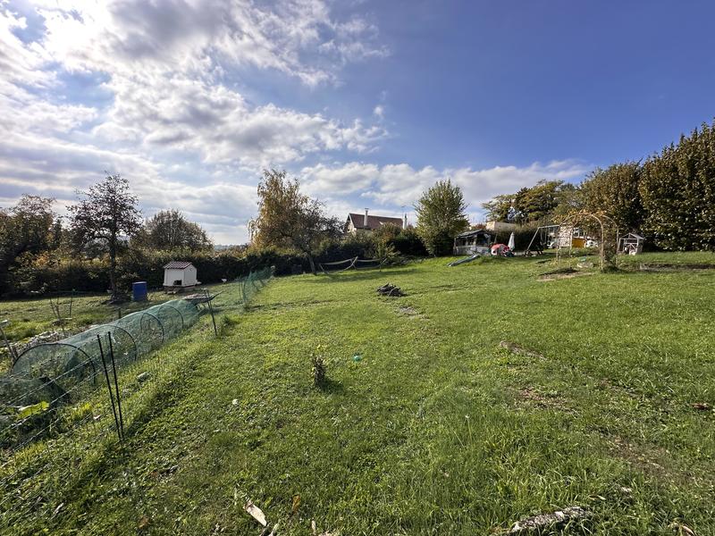 Terrain constructible - 1 000 m²