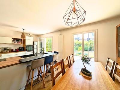 Maison - 145 m² - 8 pièces