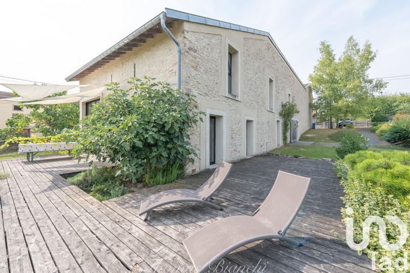 Maison - 230 m² - 6 pièces