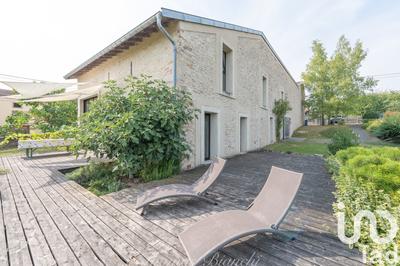 Maison - 230 m² - 6 pièces