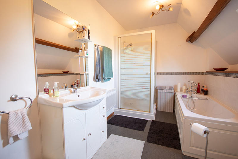 Maison - 92 m² - 5 pièces