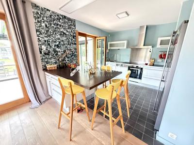 Maison - 142 m² - 5 pièces