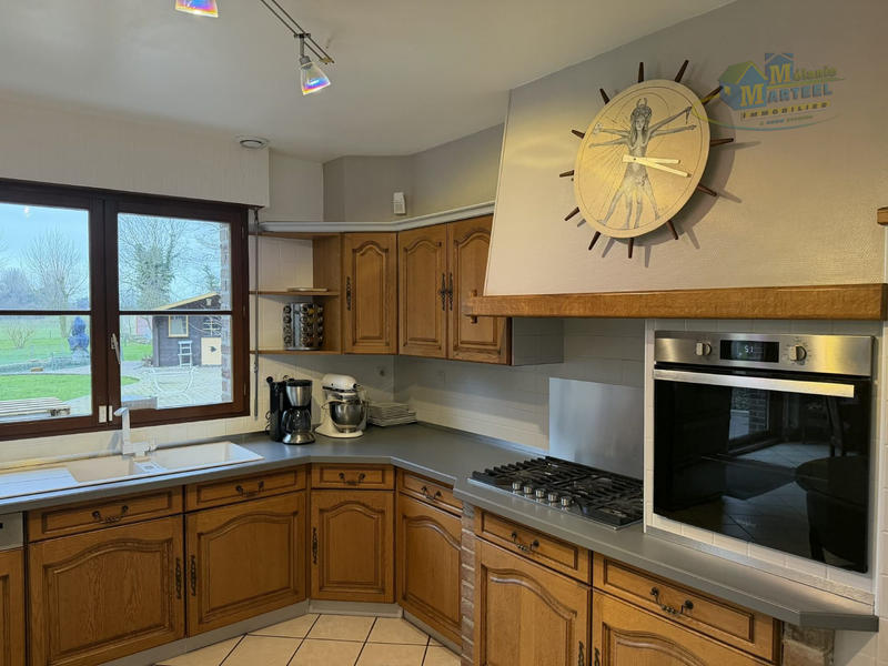 Maison - 220 m² - 10 pièces