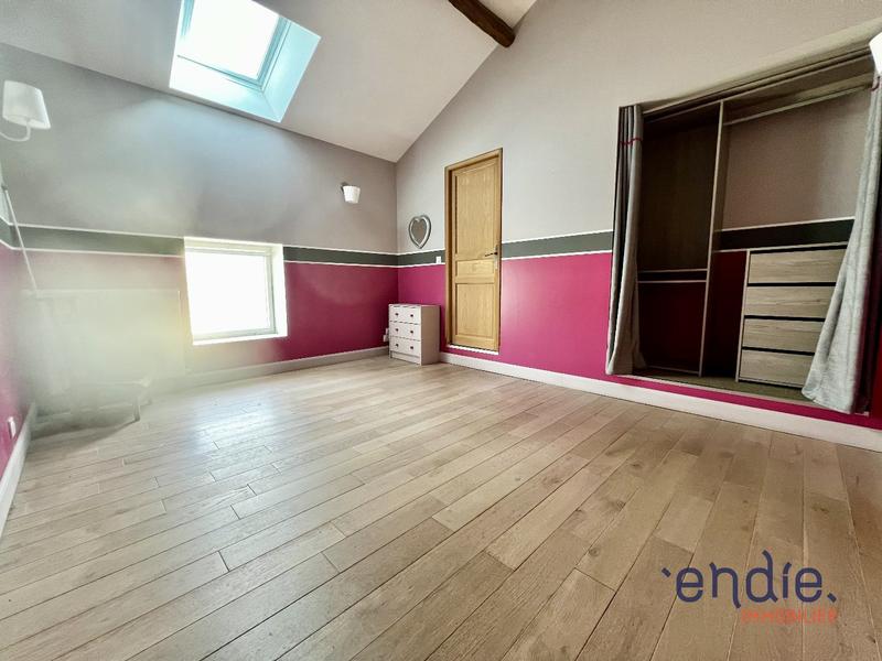 Maison - 258 m² - 9 pièces