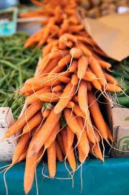 Petit marché local de producteurs